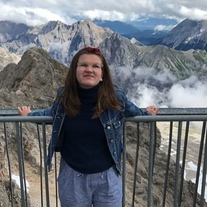 Meet your Posher, Emilija